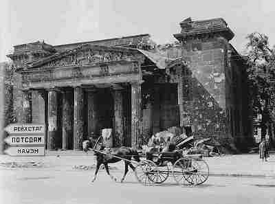 Neue Wache 1945