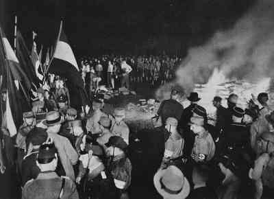 Buecherverbrennung 3