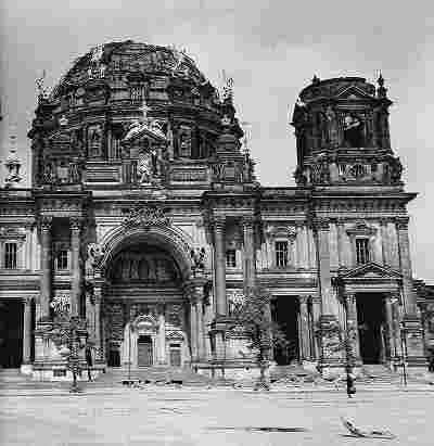 Berliner Dom 1945