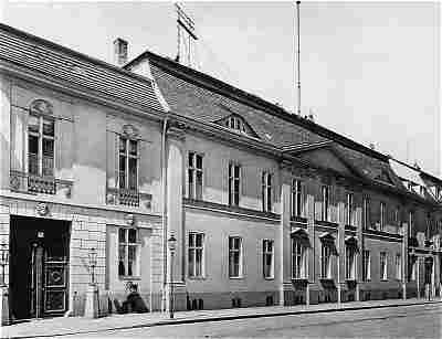 1898